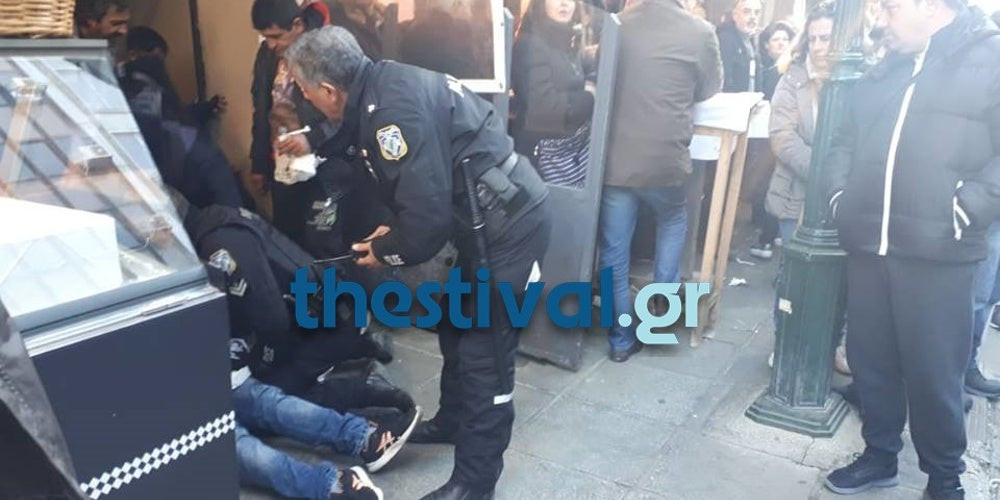 Η νύχτα των μεγάλων μαχαιριών στο κέντρο της Θεσσαλονίκης – Ενας τραυματίας [εικόνες]